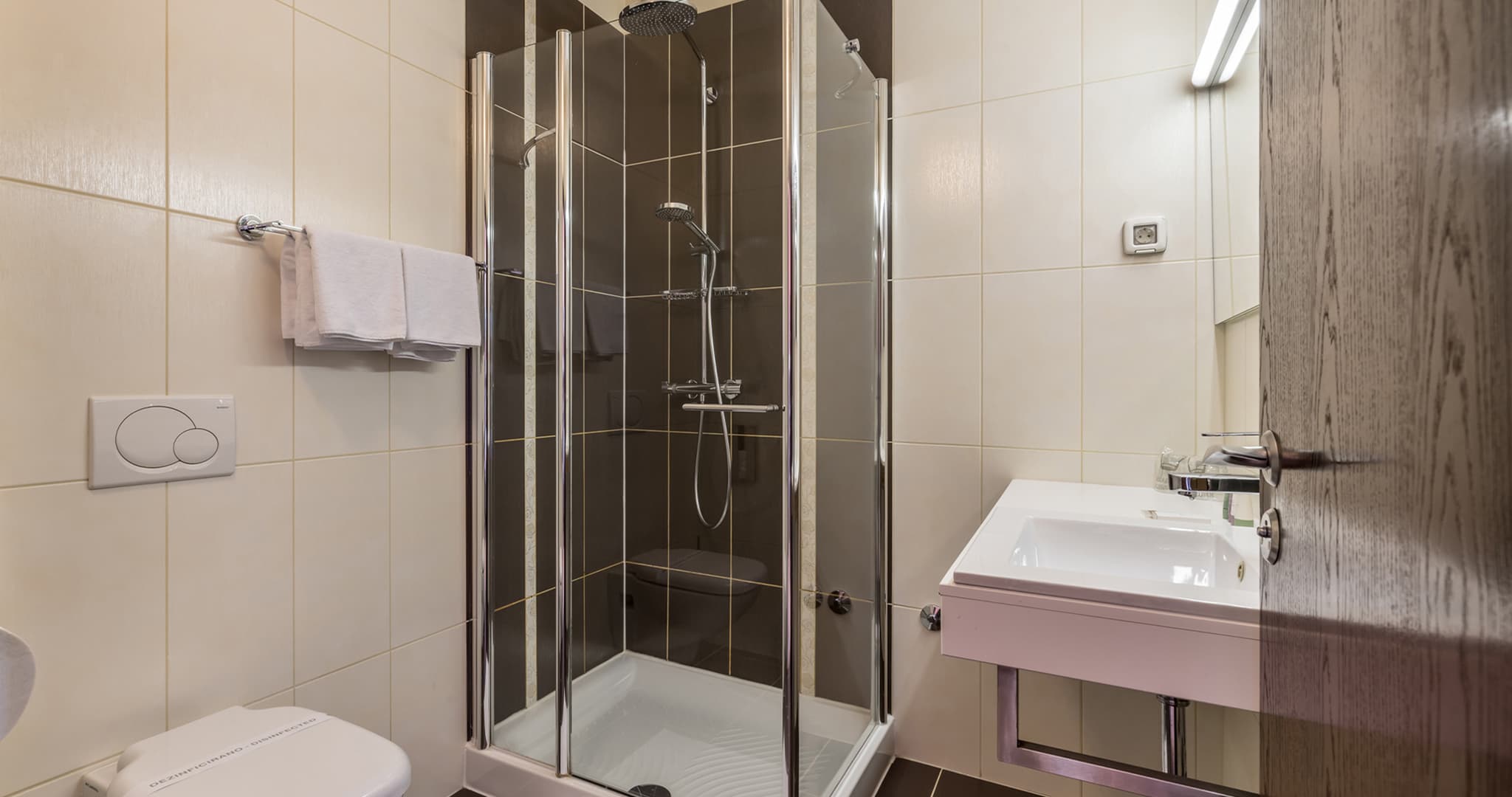 Obiteljska soba s balkonom