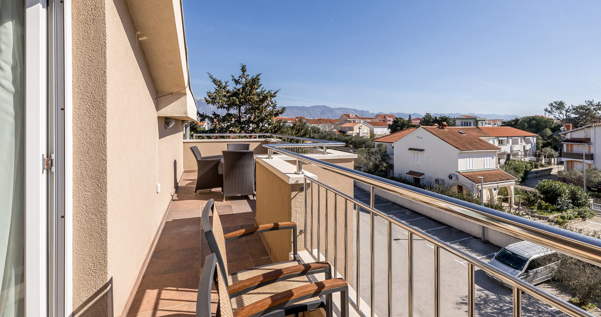 Obiteljska soba s balkonom